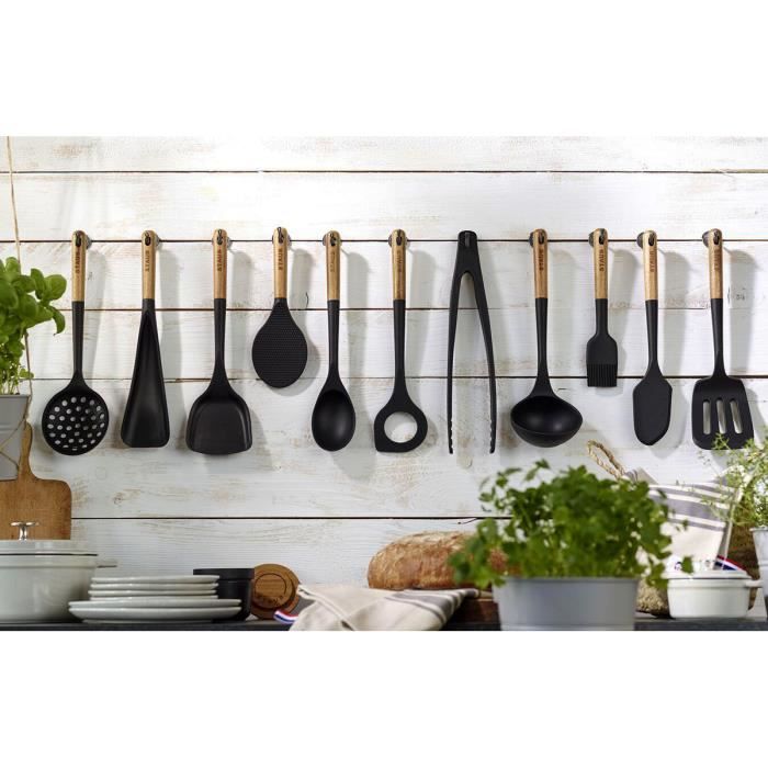 Écumoire - STAUB - 31 cm - Silicone Noir - Bois d'Acacia - Résistant à la chaleur 220°C