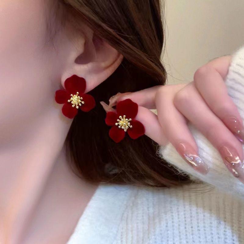 Retro Red Earrings for Women, Niche Design, High-end Small Fragrance Style Earrings, Flower Earrings