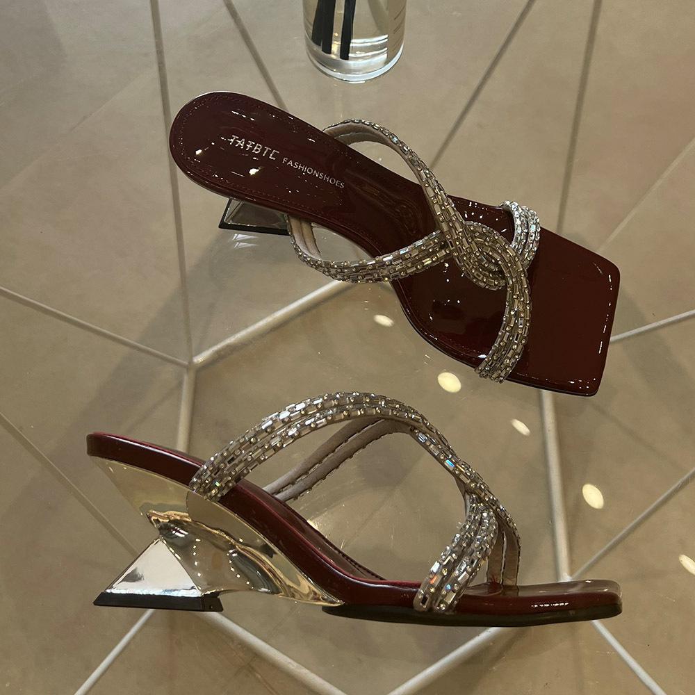 Женские летние простые новые туфли средней высоты на шпильке с квадратным носком, темпераментные черные, французские, на один ремешок, для улицы