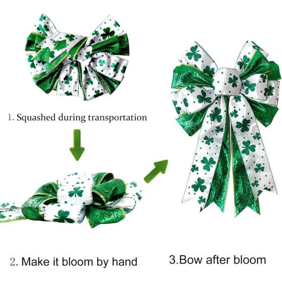 Улица. Бант ко Дню Святого Патрика, большой белый зеленый блестящий бант-клевер, ирландский праздничный декор, бант-узел для венка, верхушки дерева, входной двери