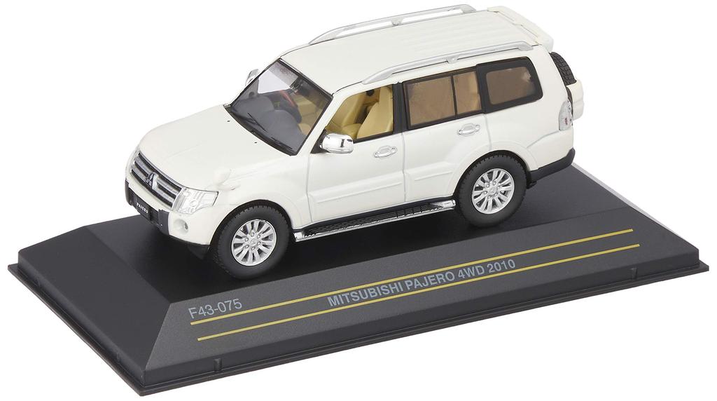First43 Mitsubishi Pajero 4WD 2010 Жемчужно-белый Масштабная модель F43075 1/43