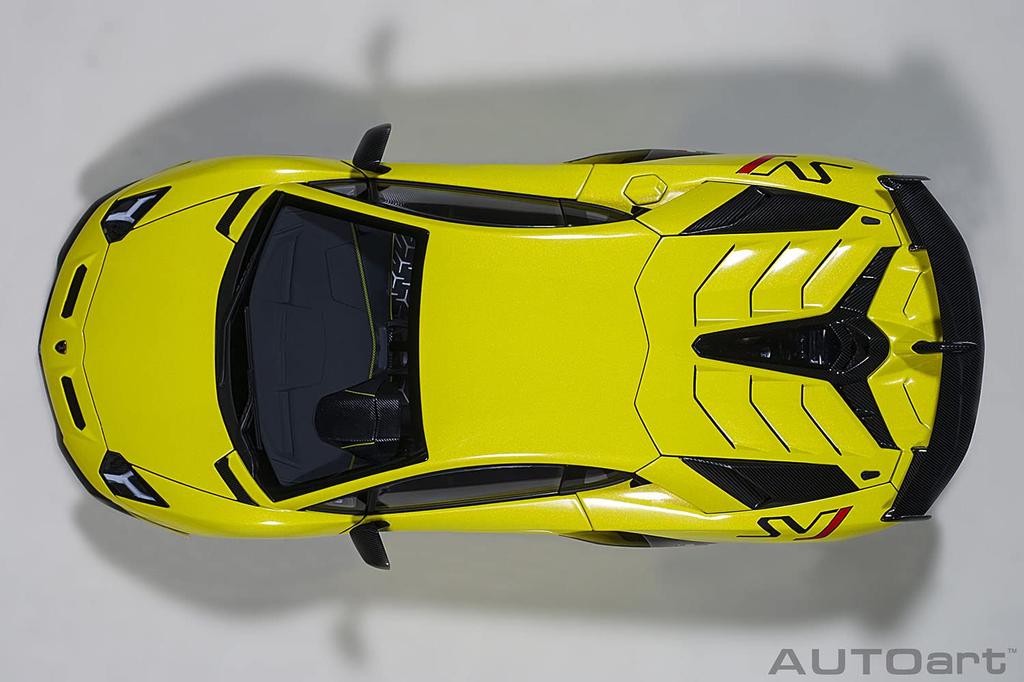 AUTOart Lamborghini Aventador SVJ Pearl Yellow Готовый продукт 1/18