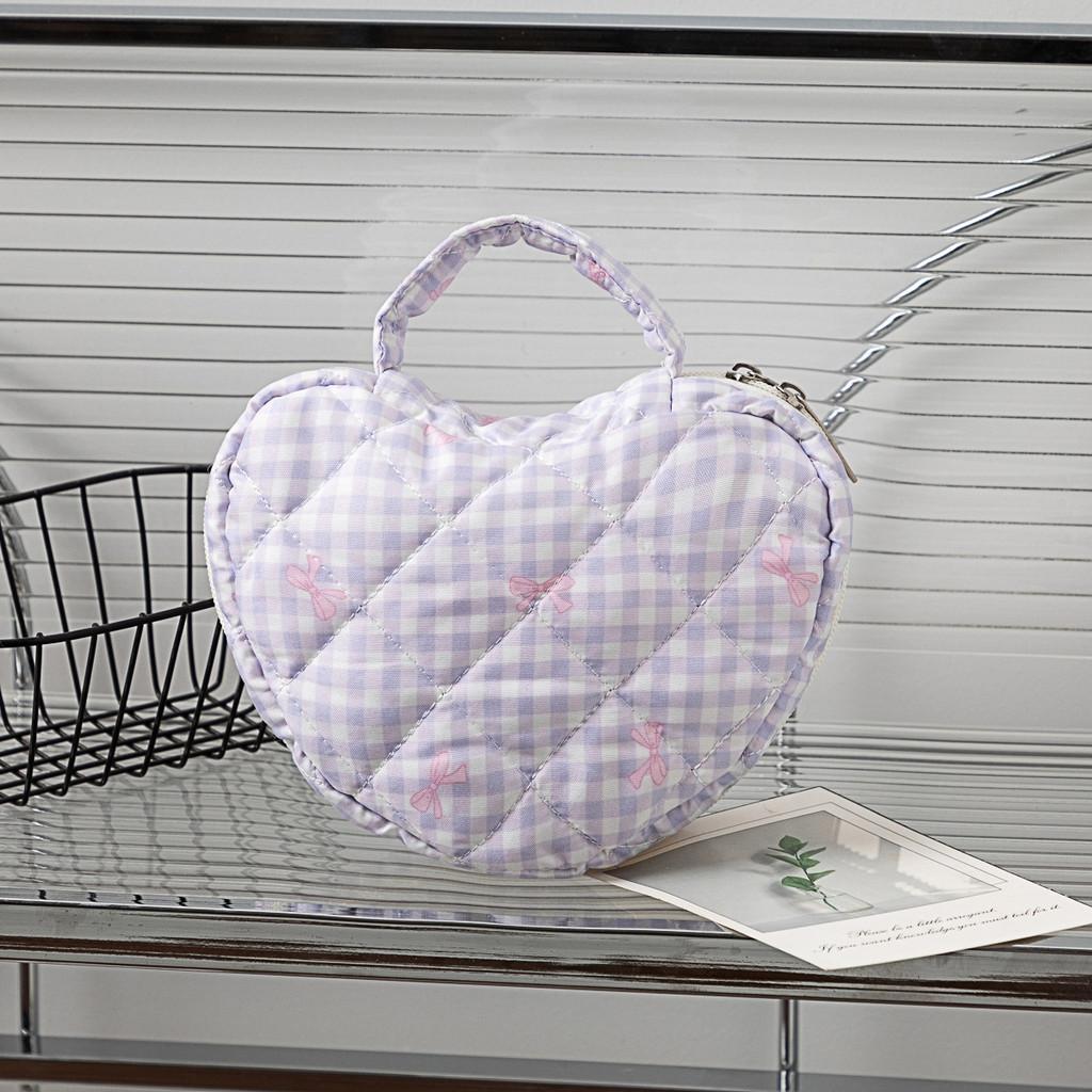 Floral Woman Travel Makeup Bag With Large Capacity And Quilted Design For Home Storage