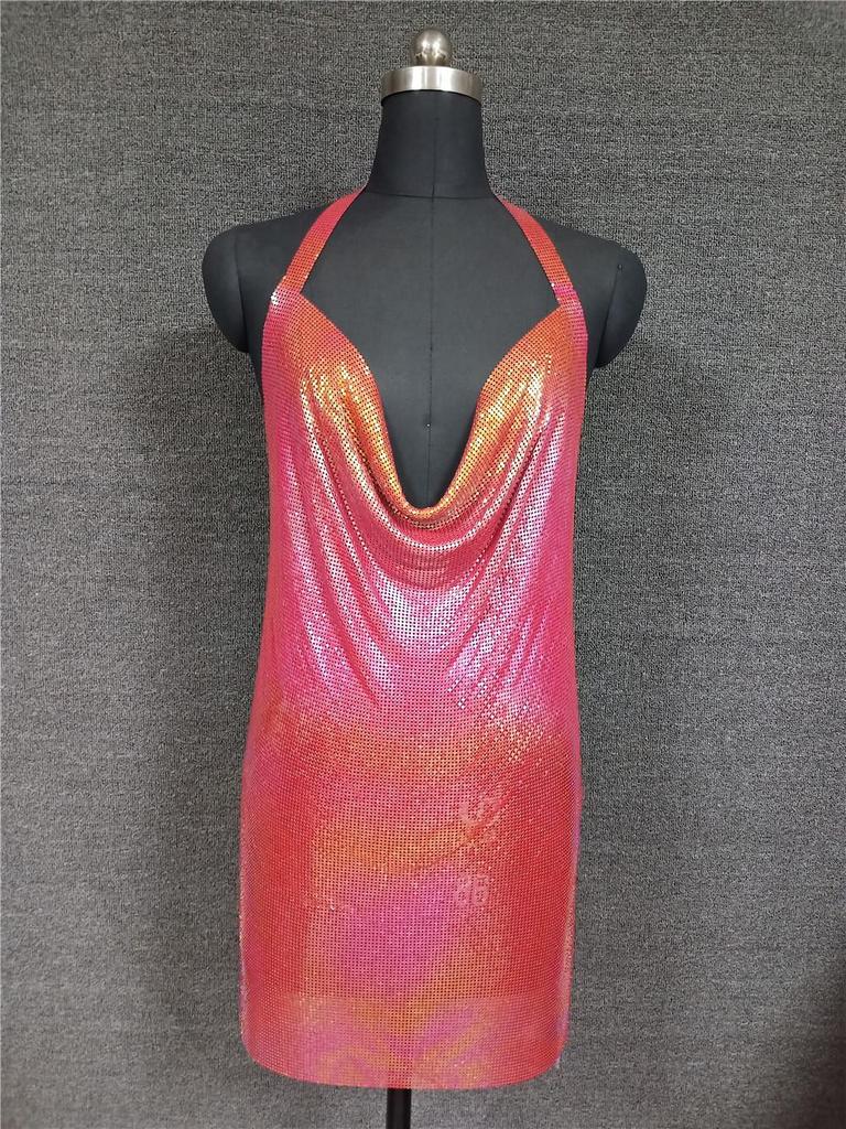 Платье с глубоким вырезом и металлическими пайетками LBZ1352