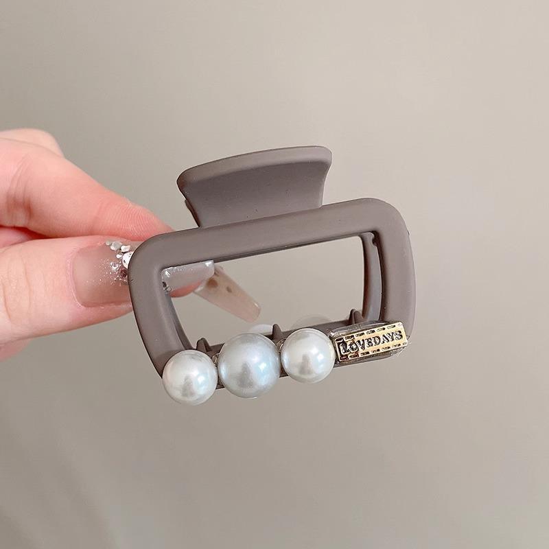 Большая женская шпилька высокого класса: Новая модель Shark Clip 2025 года на осень/зиму