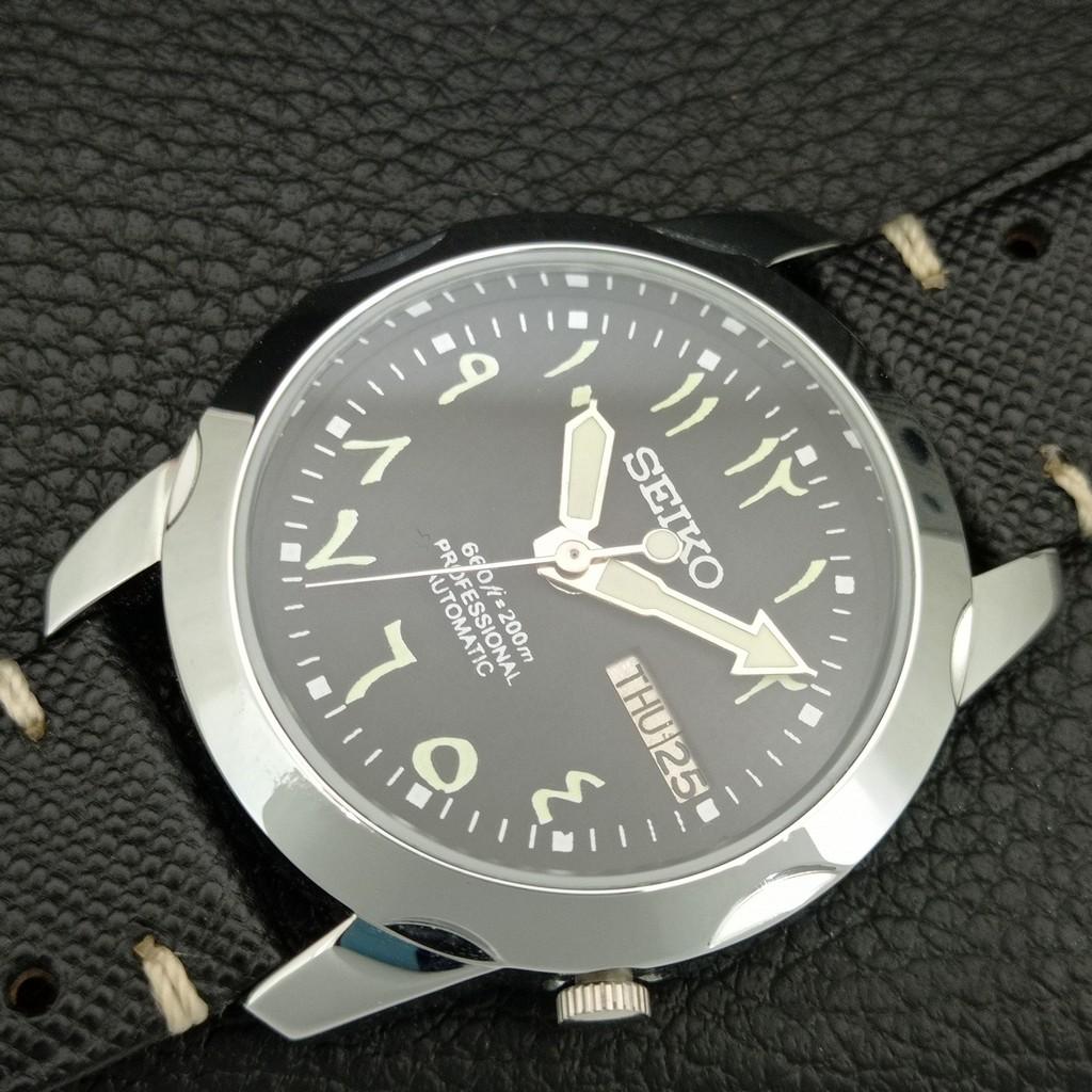 SEIKO 5 AUTOMATIC VINTAGE REFURBISHED JAPAN MENS BLACK DIAL WATCH a446643-1