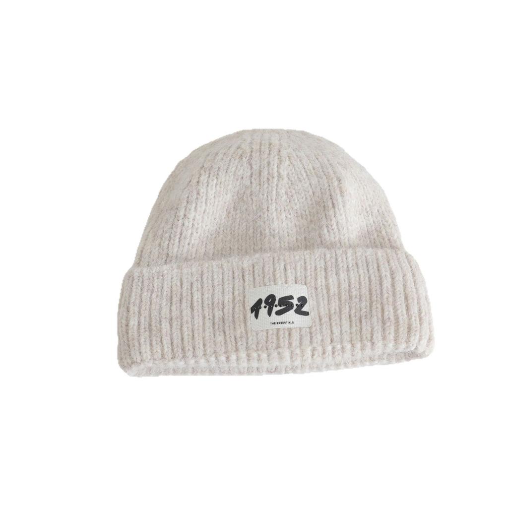 Японская простая шапка бини с буквенным узором для женщин на осень и зиму, новая теплая и утолщенная шапка от холода, подчеркивающая маленькое лицо