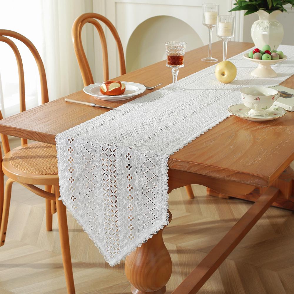 Высококачественная белая французская кружевная дорожка для стола: Полый ретро-дизайн для тумбочек под телевизор, ящиков и обувниц.