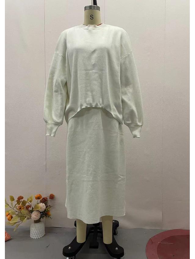 Осень 2024 Европейский и американский однотонный свободный вязаный топ и юбка А-силуэта