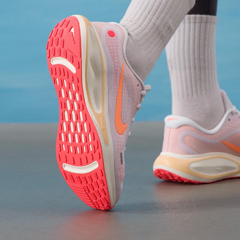 Nike Женские беговые кроссовки 7/24 FJ7765-118