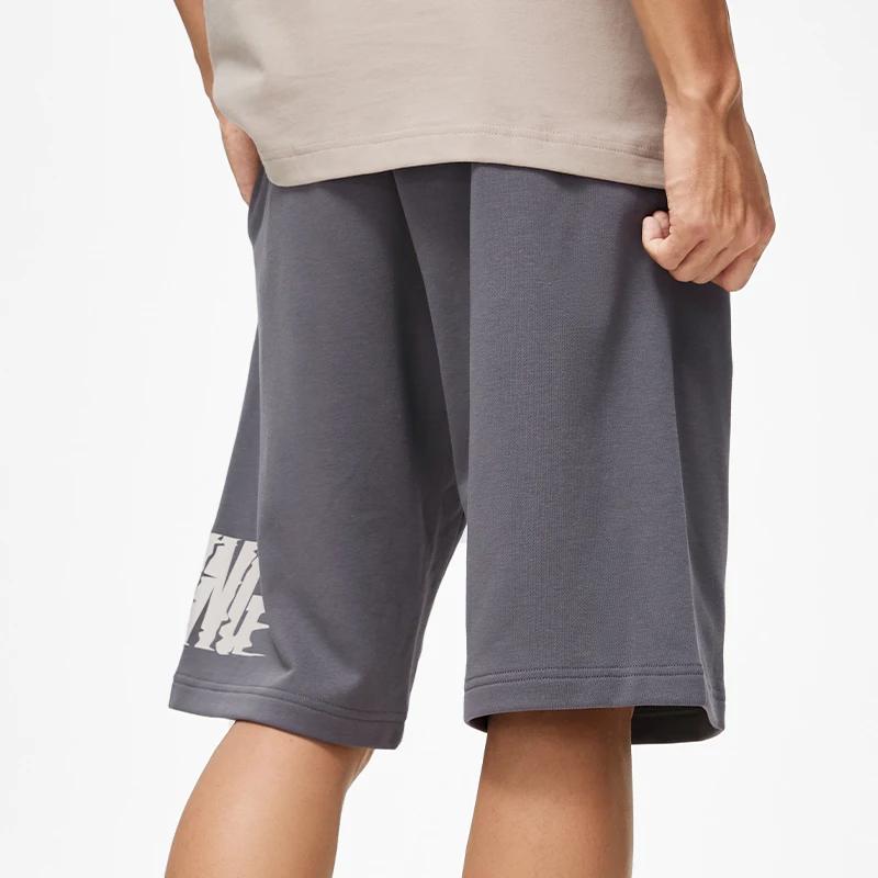 Li Ning Sports Lifestyle Series Letter Print Эластичный пояс Прямые свободные спортивные шорты Мужские шорты Выцветшие коричневые AKST747-4