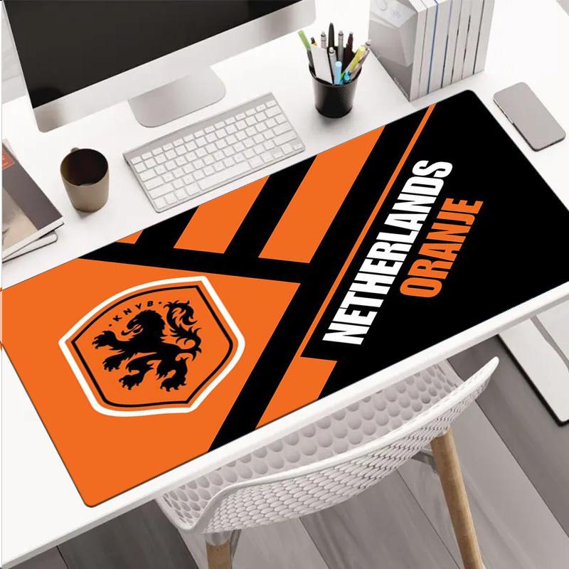 Dundee United Crest Design mouse pad, rubber base, esports desk mat, mouse pad for gamers and office use, gaming desk , easy to clean mat