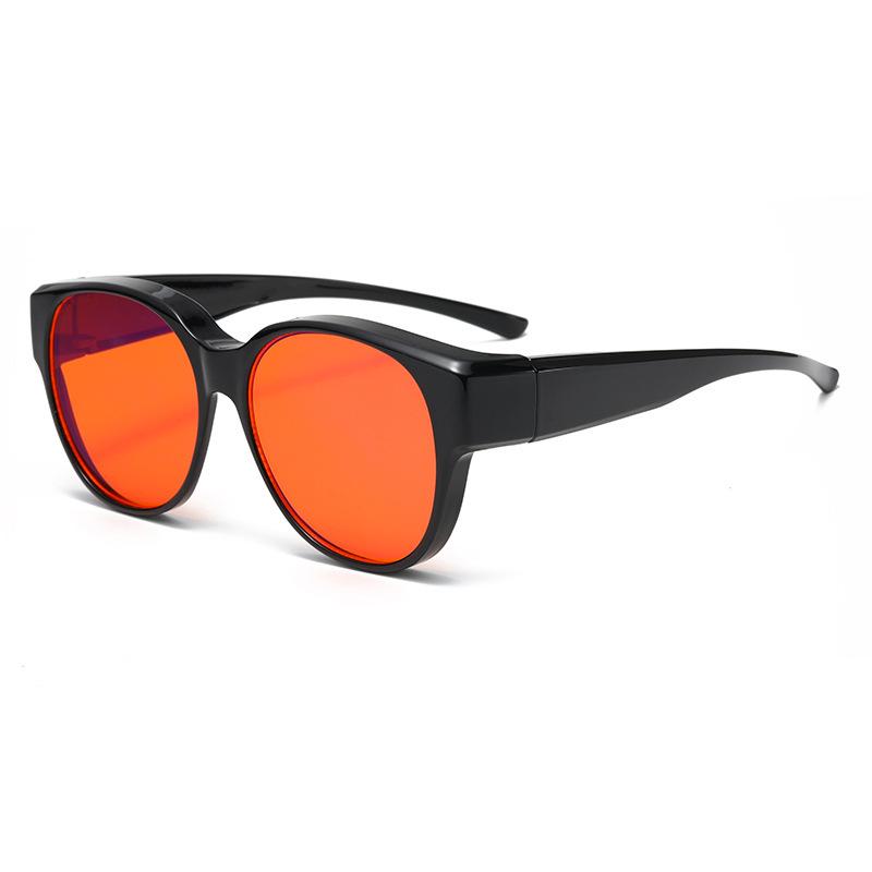 European & American Polarized Clip-on Sunglasses: Wear Over Prescription Glasses, Anti-UV, Trendy for Driving.