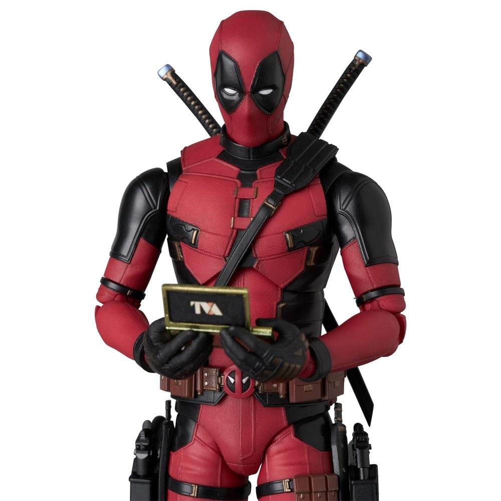Набор игрушек MEDICOM TOY MAFEX "Дэдпул и Росомаха". Фигурка № 284, 160 мм, раскрашенная, с аксессуарами.