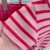 Комплект одежды для девочек, летний корейский детский комплект, вязаный комплект с короткими рукавами в полоску для девочек + красные широкие брюки, 2 комплекта