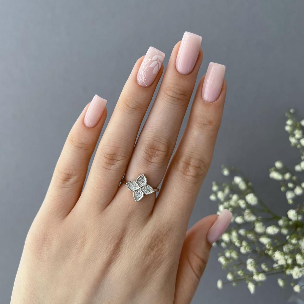 Серебряное кольцо с фианитами (2142539)