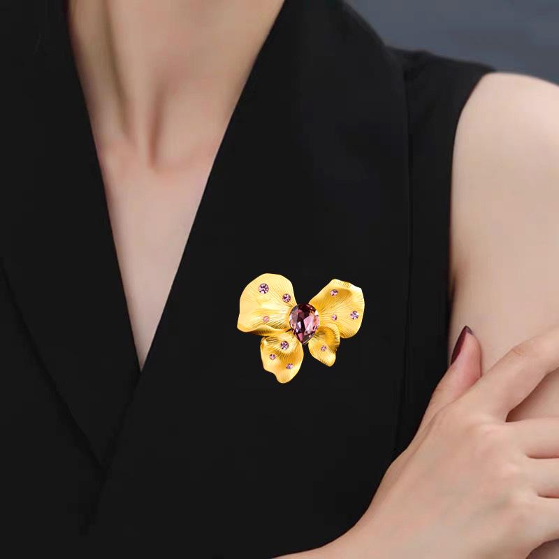 Ретро-брошь в виде бабочки в европейско-американском стиле - элегантная булавка из сплава для корсажей и пальто