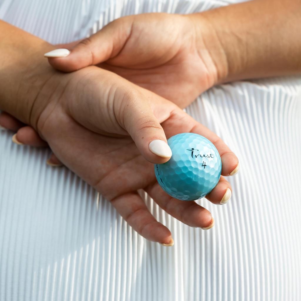 Мяч для гольфа Trust Trust Aurora Не стоит, не кристаллический уретановый реактивный сердечник 4 дюжины Aurora Blue (Аврора) крышка, наружу, летит, сгибается, останавливается,