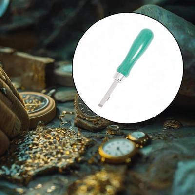 Мощный инструмент для снятия задней крышки часов