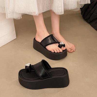 Мода на обуви на танкетке Женщина 2025 Женские тапочки Резиновые шлепанцы Роскошные шлепанцы Платформа Новые Гавайские Дизайнерские Летние Модные