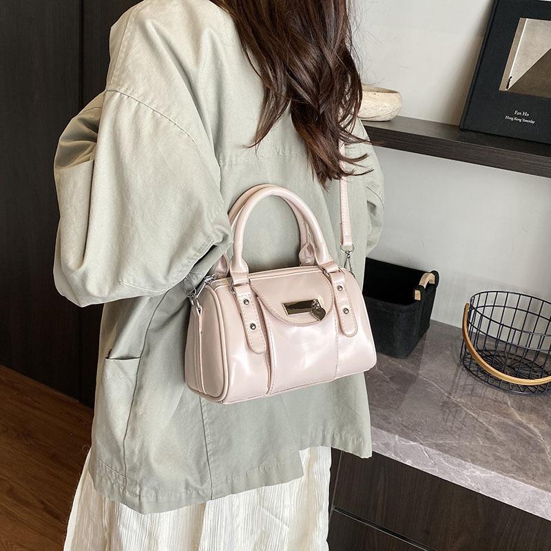 Сумка высокого класса женская модная нишевая новая весенне-летняя сумка-мессенджер портативная сумка-боулинг