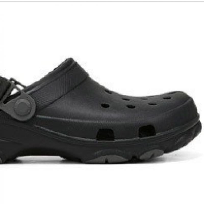 Выберите 1 из 5 классических вездеходных сабо Crocs