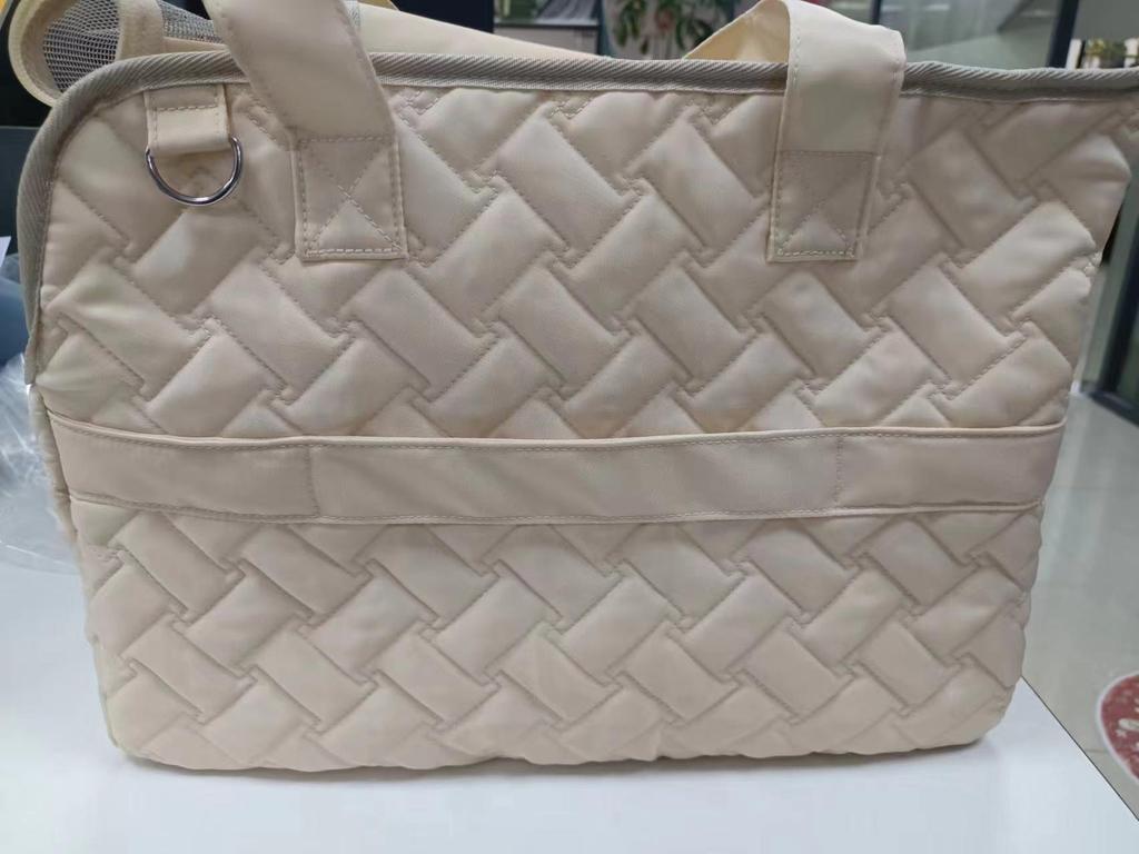 Crossbody Pet Carrier Bag: Stylish Shoulder Handbag for Cats & Dogs with Head-Out Design