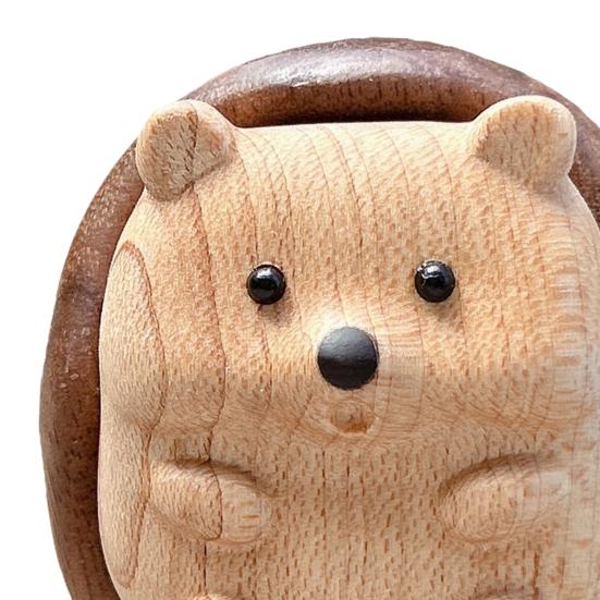 Hand-Carved Hedgehog Figurine Miniature Wooden Forest Animal Statue Rustic Collectible Hedgehog Sculpture for Living Room Home Desk Shelf Decor