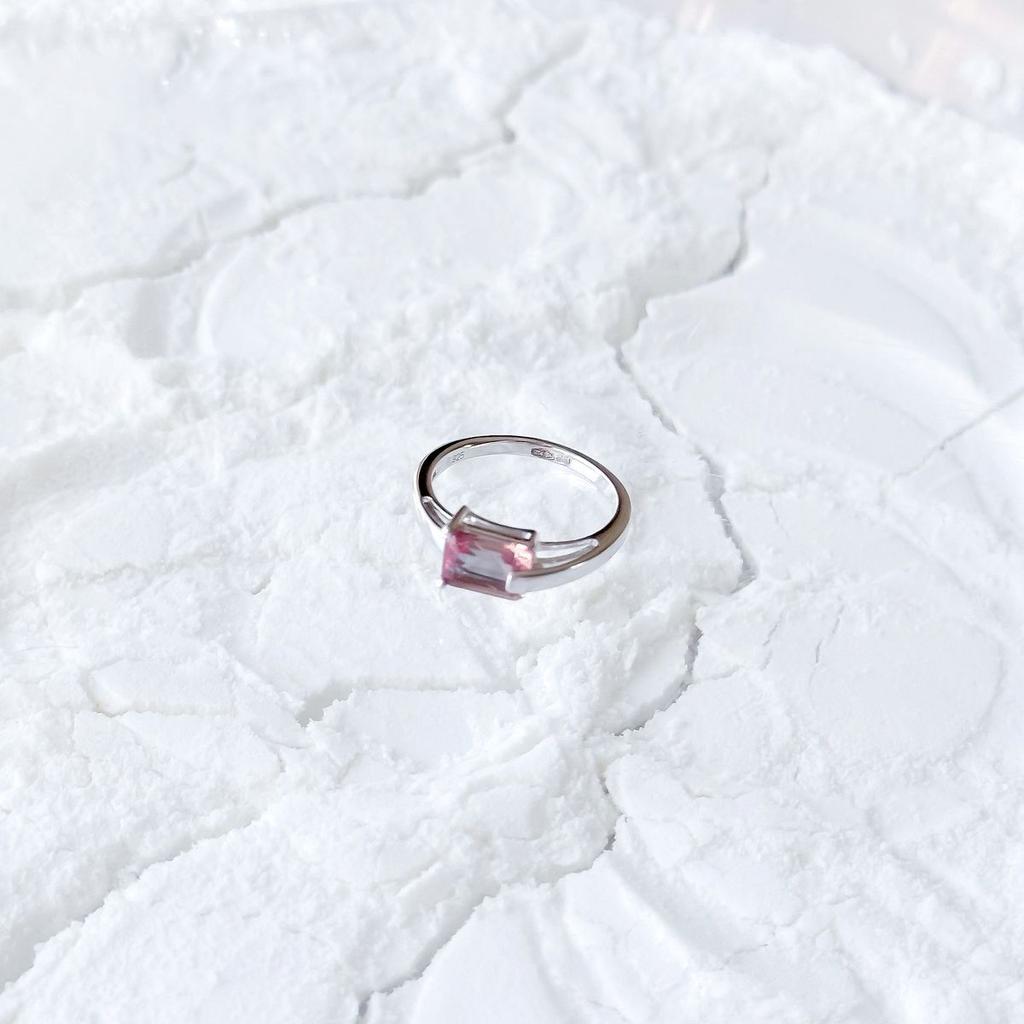 Серебряное кольцо с Султанит султанитом 1.608ct, вес изделия 2,51 гр (2163909)