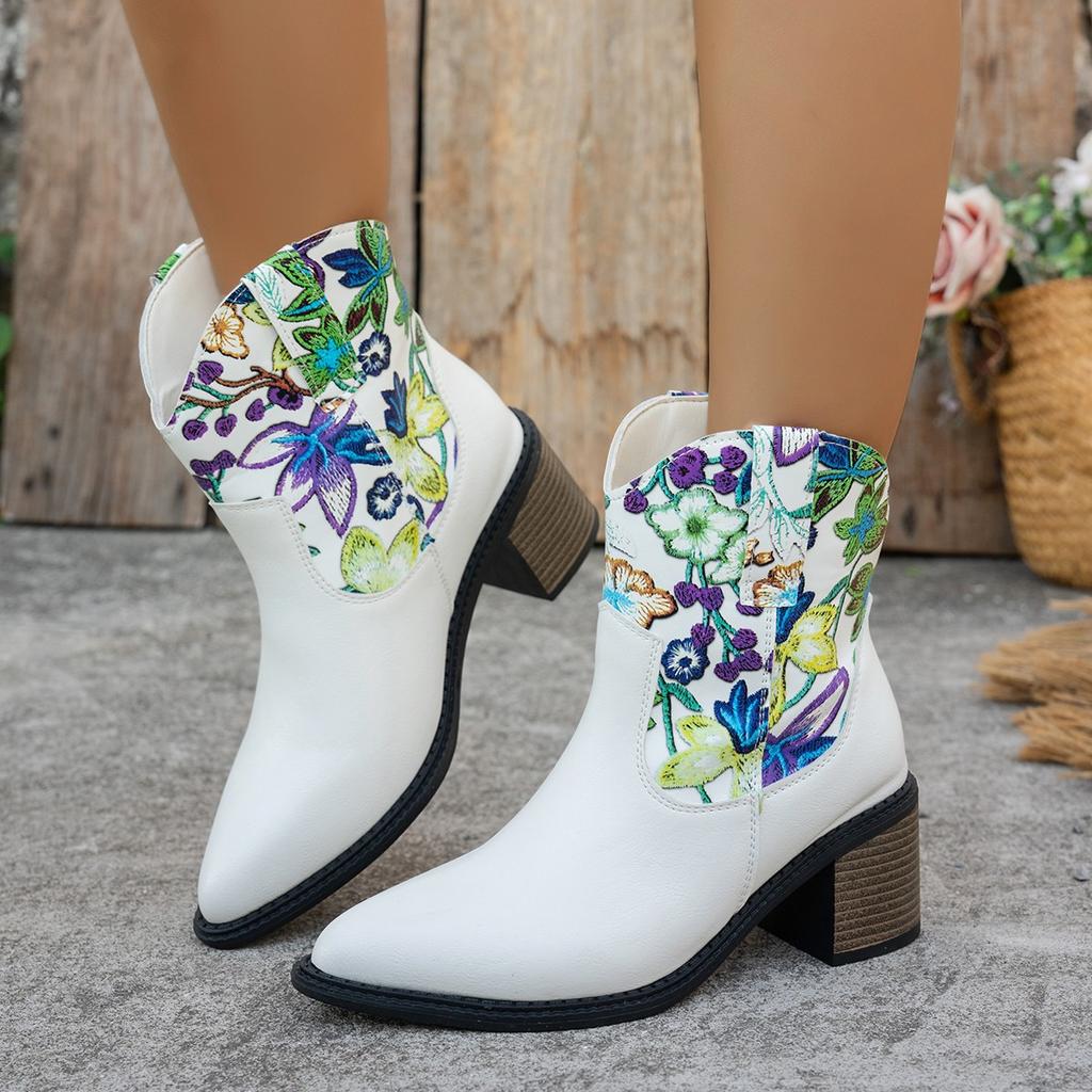 Европейские и американские внешнеторговые большие размеры остроносые короткие ковбойские ботинки женские осенне-зимние новые низкокаблучные цветные мартинсы женские