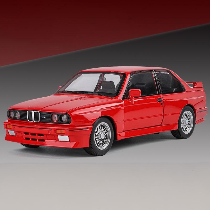 1:24 M3 E30 Литые диски Автомобили Литье под давлением Металлическая модель Классическое украшение Коллекция Хобби Дисплей Праздничные подарки С парнем