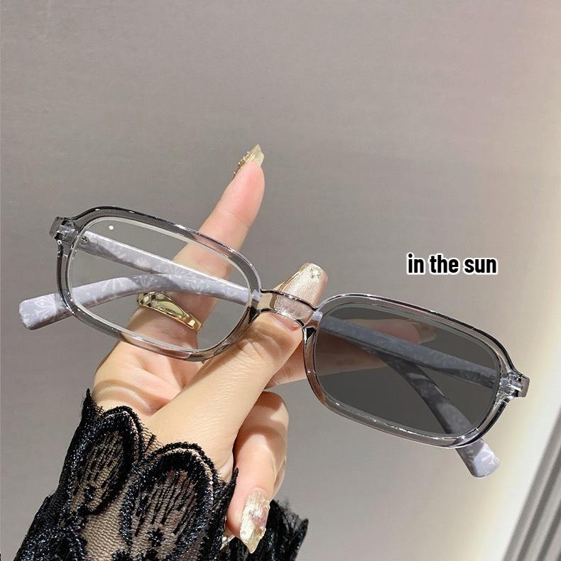 Women's Square Frame Light-sensitive Reading Glasses Men's Ultra-lightweight Fashion Color-changing Presbyopia Glasses To +100+200