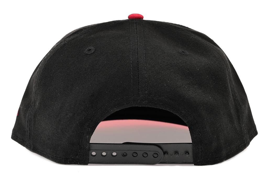 Кепка-Snapback 9FIFTY с прямым козырьком [New Era] - ЧЕРНЫЙ/АЛЫЙ