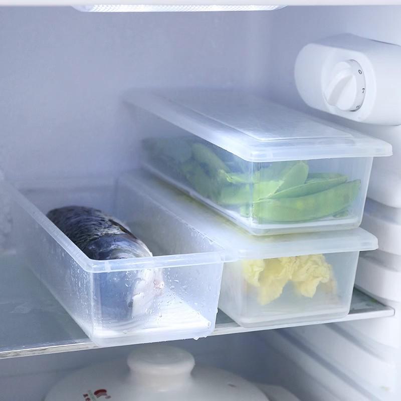 Контейнер для хранения мяса, рыбы и свежих продуктов в холодильнике с крышкой — устойчив к запахам и имеет перегородки.