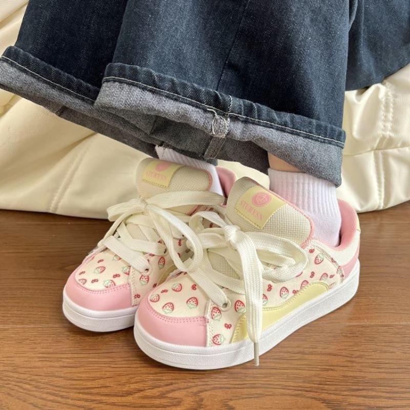 Клубничные женские кроссовки Низкие корейские розовые милые женские спортивные туфли Универсальная повседневная женская обувь Удобная женская обувь