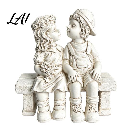 Vintage Craftsmanship Ornaments Kissing Boy and Girl Garden Figurine Romantic Statue with Outdoor Landscape Decoration Bench/Stone Retro Art