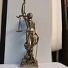 Греческая богиня правосудия Фемида Фигурка Смола Статуэтка, Орнаменты Украшение дома Скульптура богини Офисное украшение Ремесло Подарки