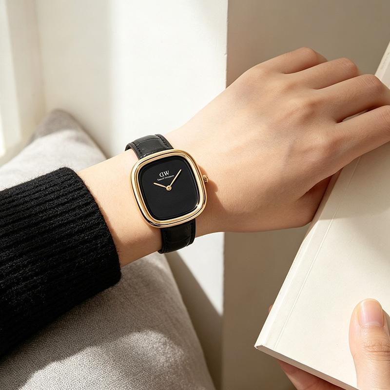 DANIEL WELLINGTON Часы Кварцевый механизм Кожаный ремешок Черный циферблат Женские часы Модные Классические Водонепроницаемые DW00100880