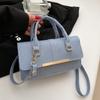 Simple foreign texture bag messenger bag women's 2025 spring new value solid color shoulder portable small square bag