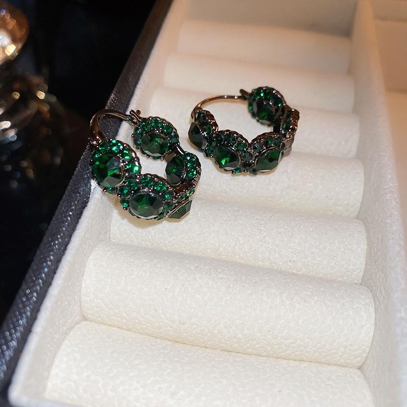 Серьги-кисточки с цветком, инкрустированным бриллиантами 'Серебряная игла' - Элегантные и модные серьги-пусеты высокого класса с уникальным дизайном