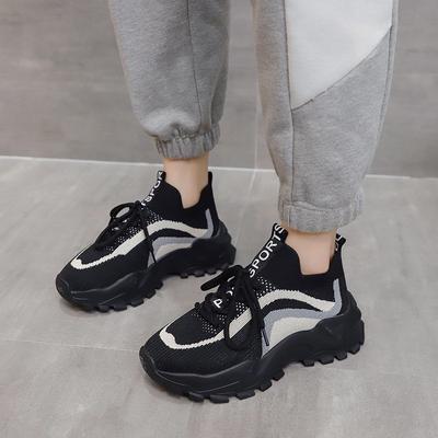 Весна 2025 носки обувь женские универсальные толстоподошвенные дышащие спортивные и повседневные туфли из мушиной ткани кроссовки папины кроссовки инс тренд