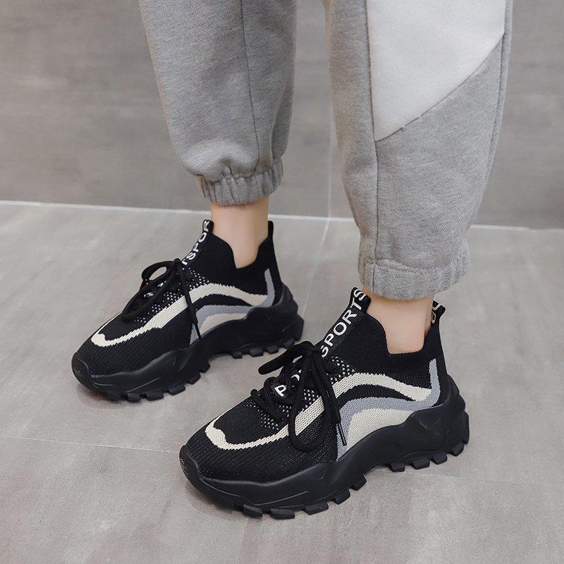 Весна 2025 носки обувь женские универсальные толстоподошвенные дышащие спортивные и повседневные туфли из мушиной ткани кроссовки папины кроссовки инс тренд