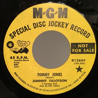 7-дюймовая пластинка ДЖОННИ ТИЛЛОТСОН - Томми Джонс K13684PROMO MGM Records 1967 США Поп Б/У