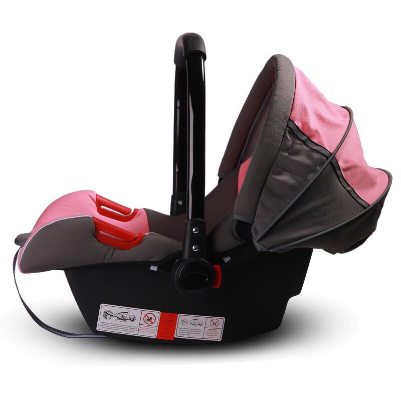 Детское автокресло и шезлонг для путешествий