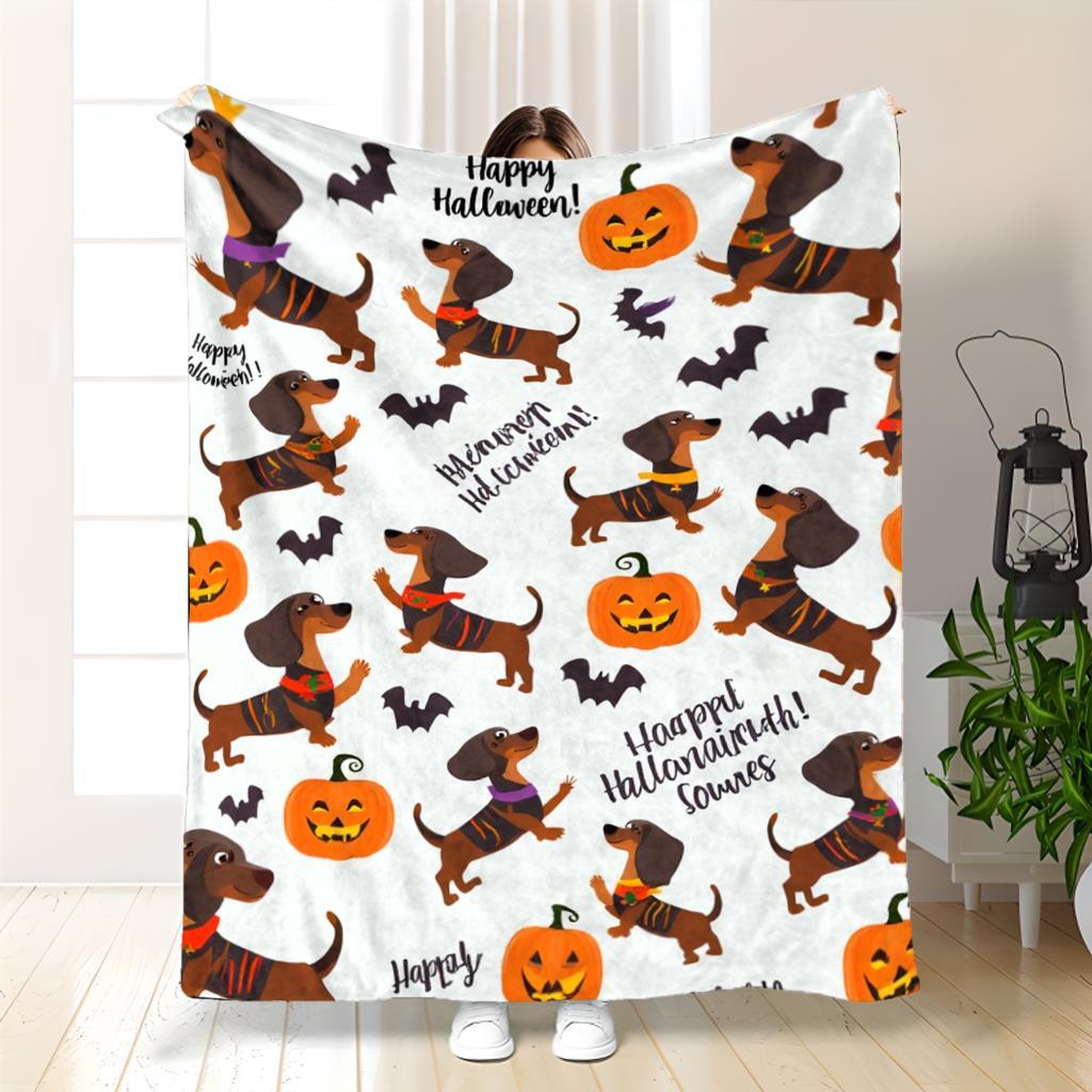 1 Halloween Dachshund Print Flannel Blanket - A Comfortable Blanket Suitable for All Seasons Featuring Fun Pumpkin And Bat Patter