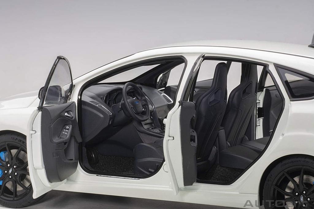 AUTOart Scale Ford Focus RS White Finished Product 1/18