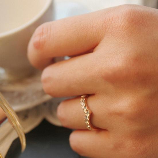 Кольцо V-образное элегантное женское кольцо на палец со стразами