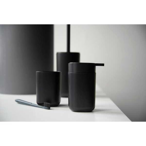 WENKO Distributeur savon liquide design Davos, capacité de 350 ml, Plastique sans BPA, 9,8x13x7,8 cm, noir mat