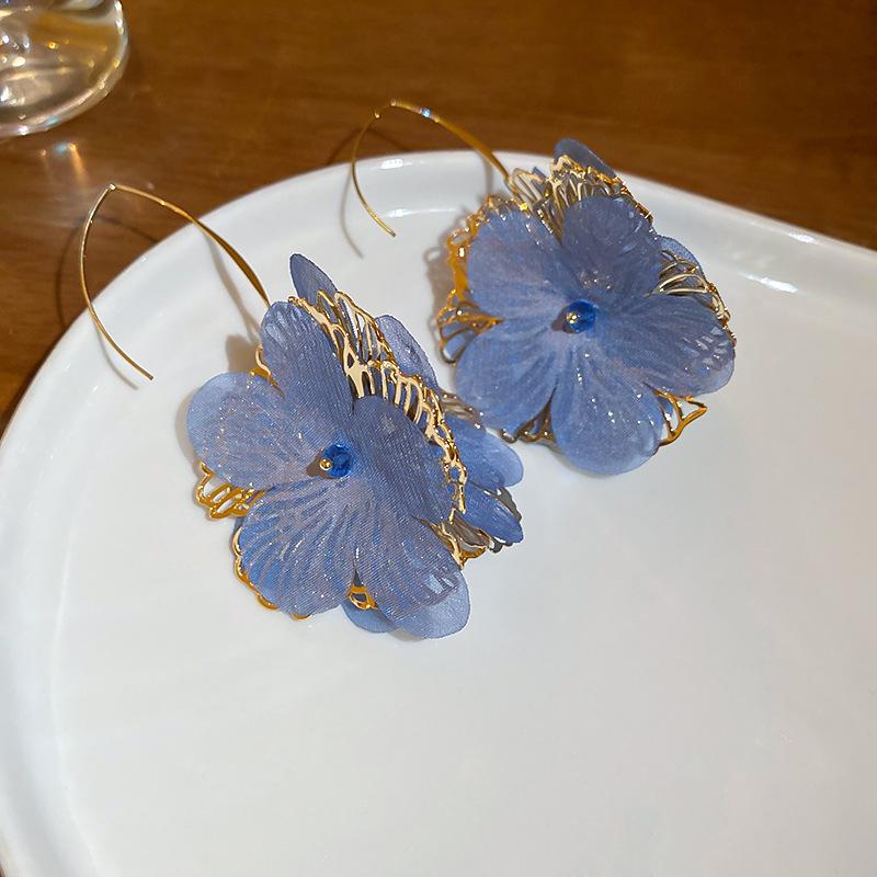 Богемные розовые серьги-кисточки с цветком из бисера и жемчуга