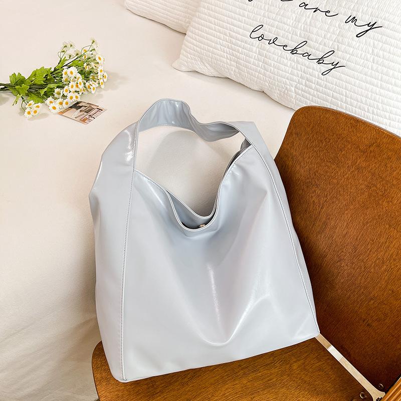 Премиальный сенс простая большая вместительная сумка-тоут женская новая повседневная ленивая стиль сумка-мессенджер для通勤